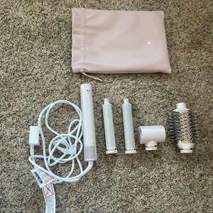 T3 Aire 360 Ceramic Air Styler Blowout kit.